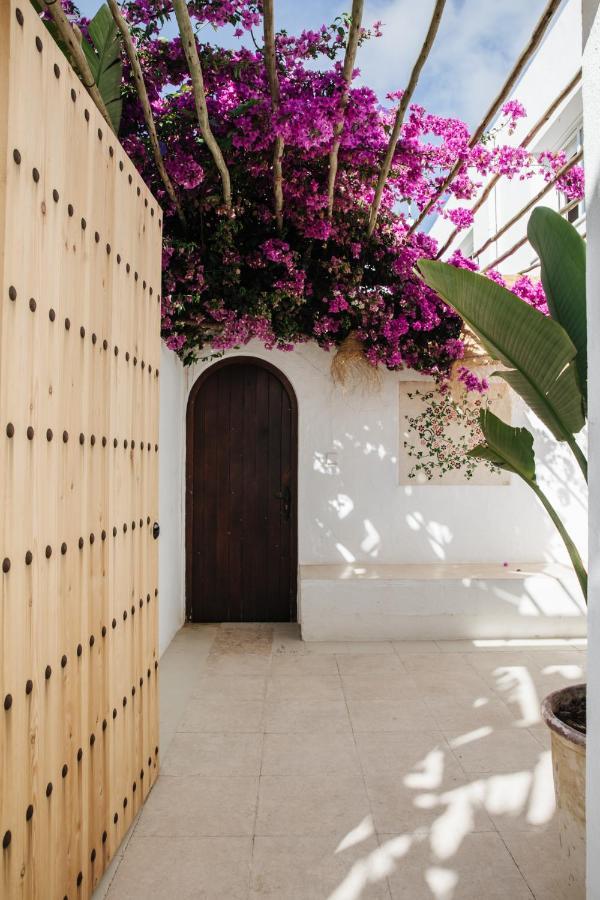 La Bohemia Del Rio Boutique Hotel - Adults Only Санта-Эулалия-дель-Рио Экстерьер фото