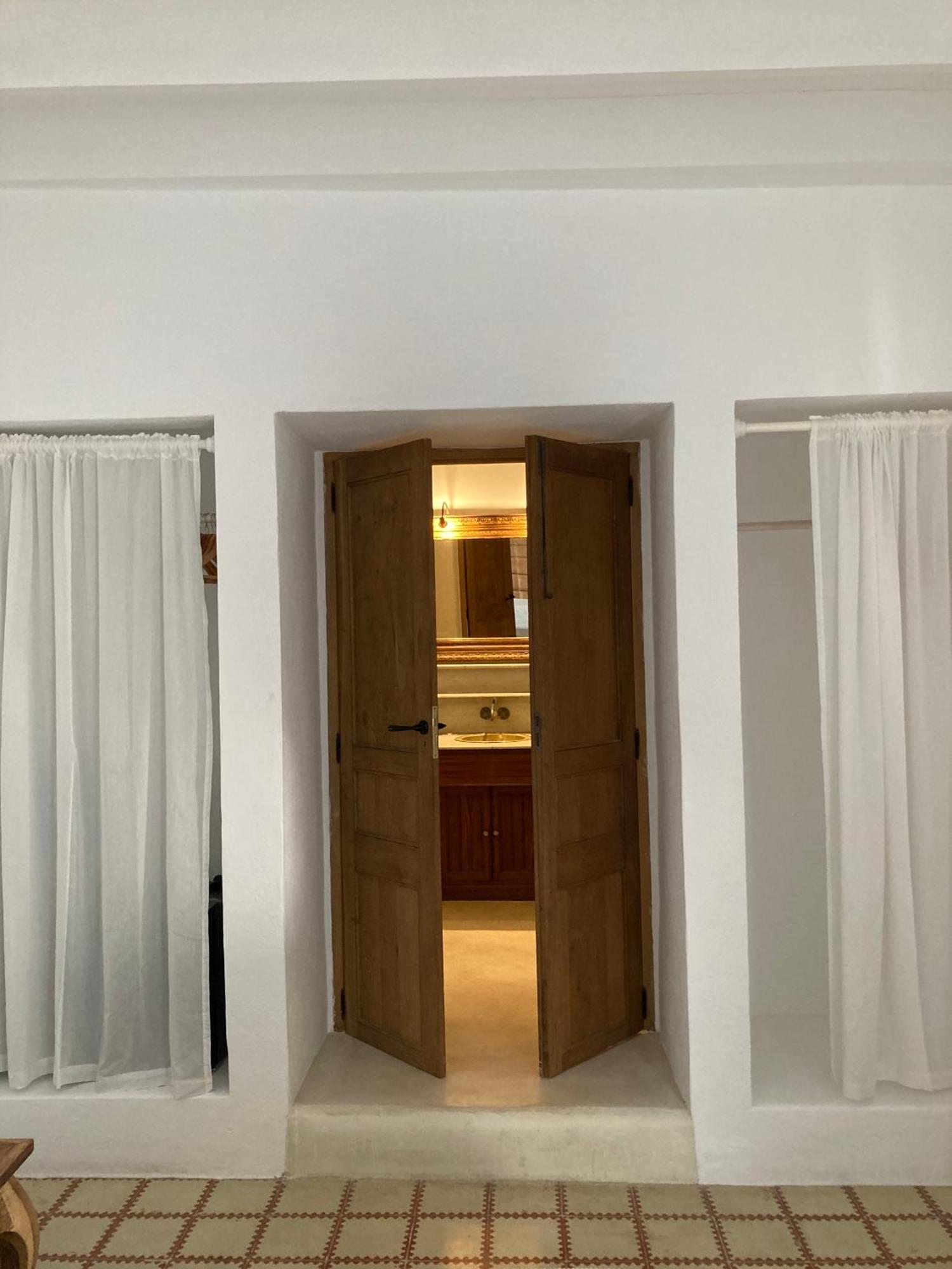 La Bohemia Del Rio Boutique Hotel - Adults Only Санта-Эулалия-дель-Рио Экстерьер фото
